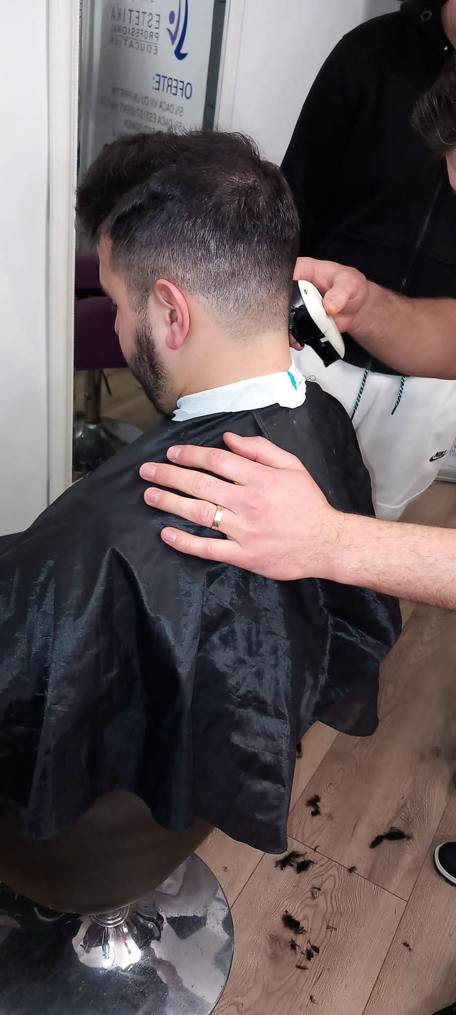 Curs Frizerie Barbering – Cod COR 514113